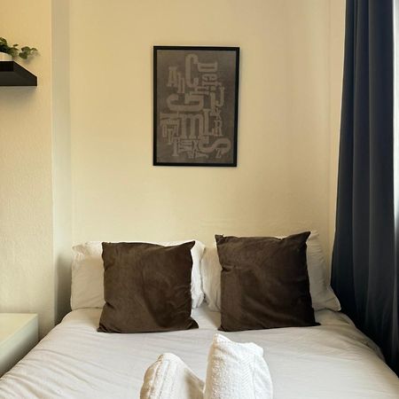 2 Bed Apt Sofa Bed Up To 6 Londra Esterno foto