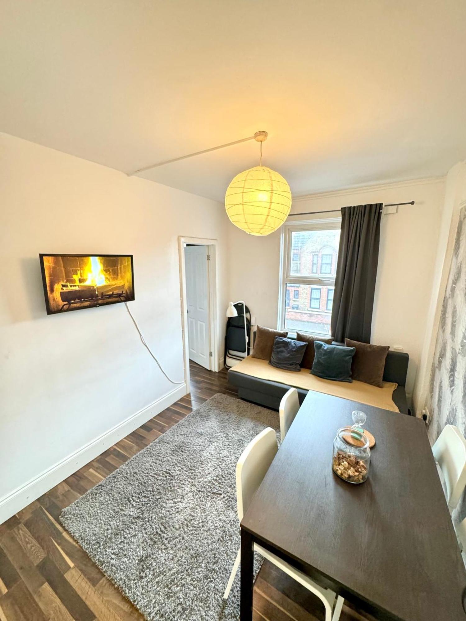 2 Bed Apt Sofa Bed Up To 6 Londra Esterno foto