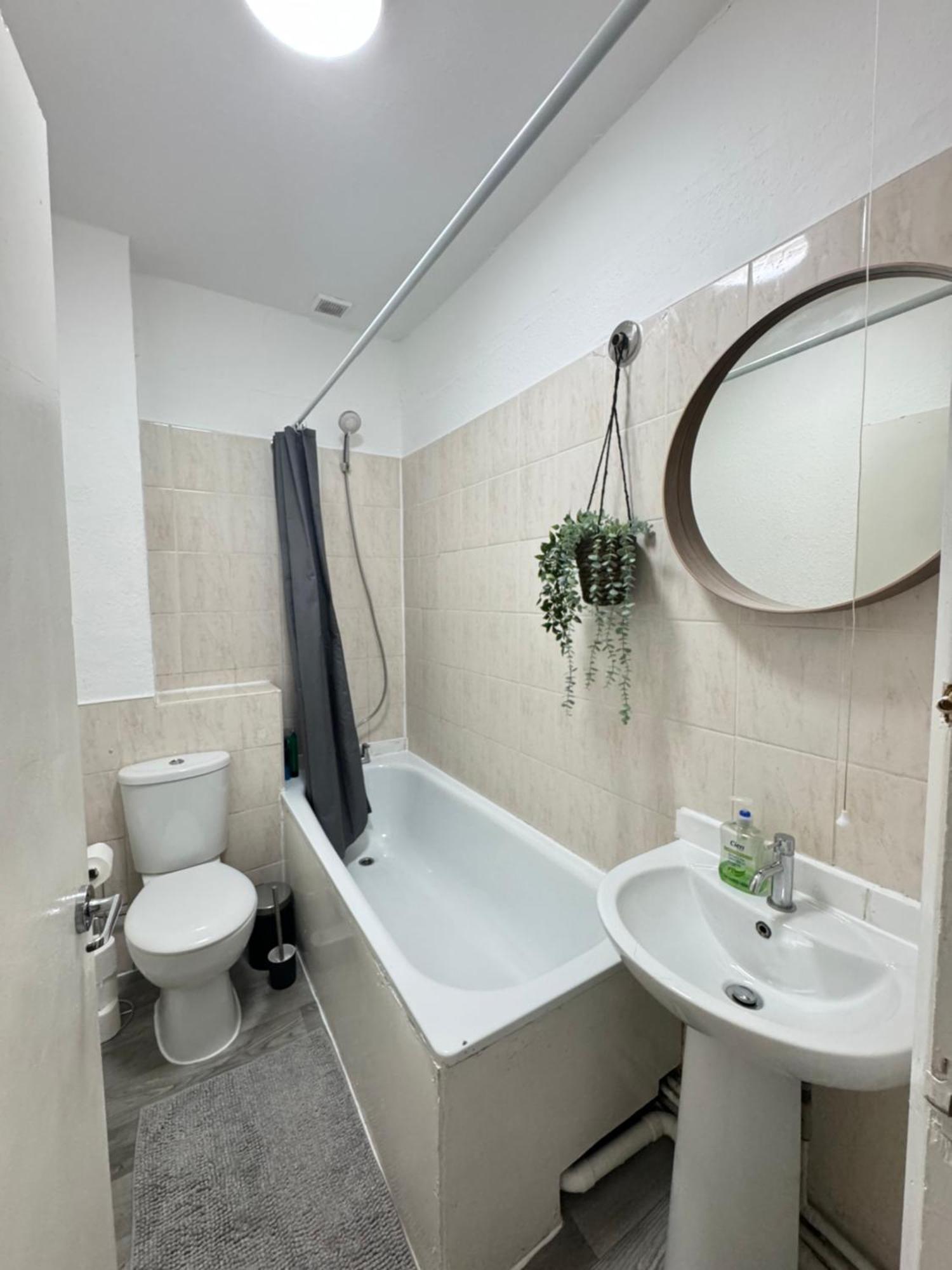 2 Bed Apt Sofa Bed Up To 6 Londra Esterno foto