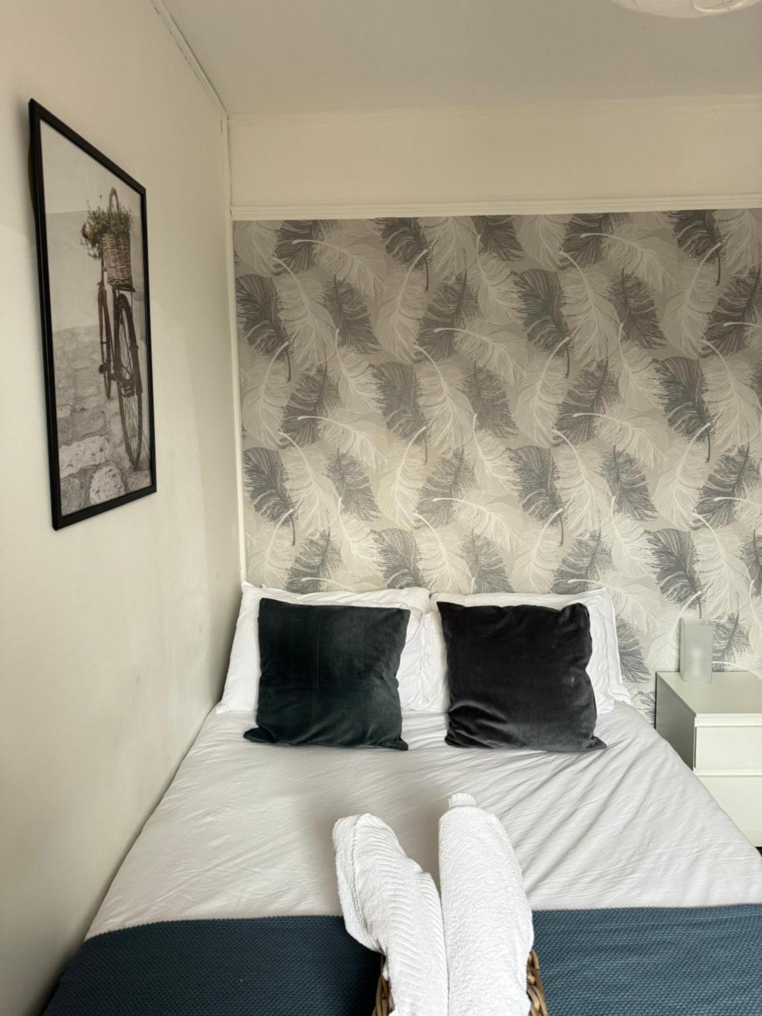 2 Bed Apt Sofa Bed Up To 6 Londra Esterno foto