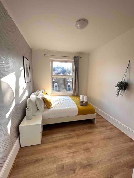 2 Bed Apt Sofa Bed Up To 6 Londra Esterno foto