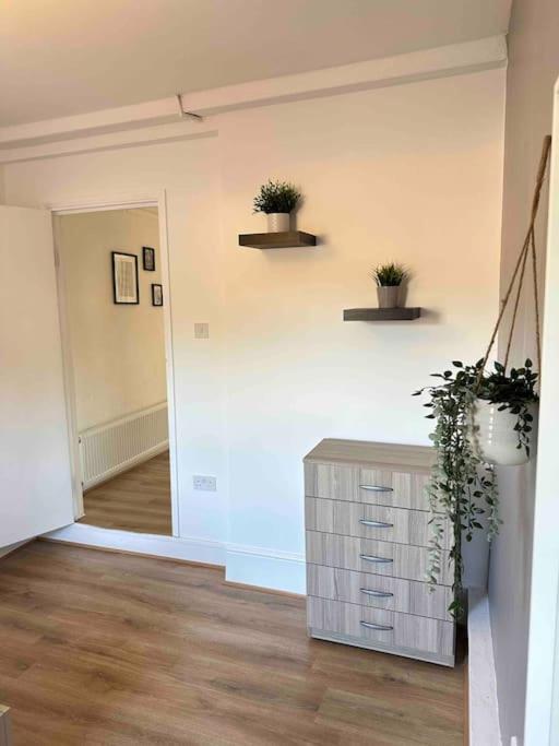 2 Bed Apt Sofa Bed Up To 6 Londra Esterno foto