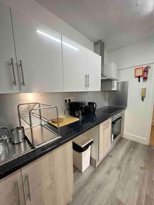 2 Bed Apt Sofa Bed Up To 6 Londra Esterno foto