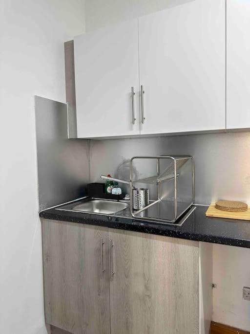 2 Bed Apt Sofa Bed Up To 6 Londra Esterno foto