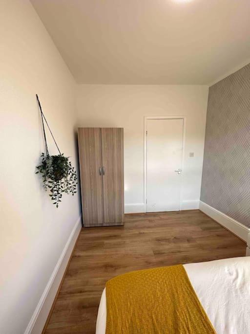 2 Bed Apt Sofa Bed Up To 6 Londra Esterno foto