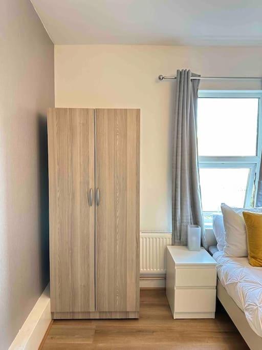 2 Bed Apt Sofa Bed Up To 6 Londra Esterno foto
