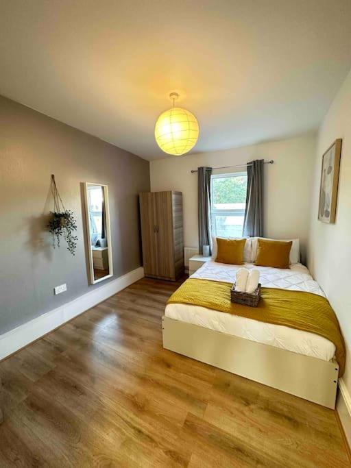 2 Bed Apt Sofa Bed Up To 6 Londra Esterno foto
