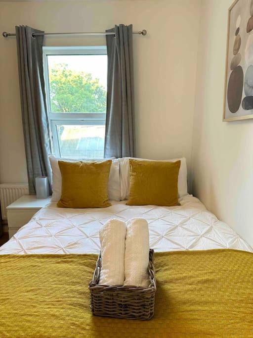 2 Bed Apt Sofa Bed Up To 6 Londra Esterno foto